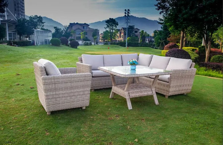 Lounge in Luxury: Luo keidas huippuluokan patiopuutarhasohvilla